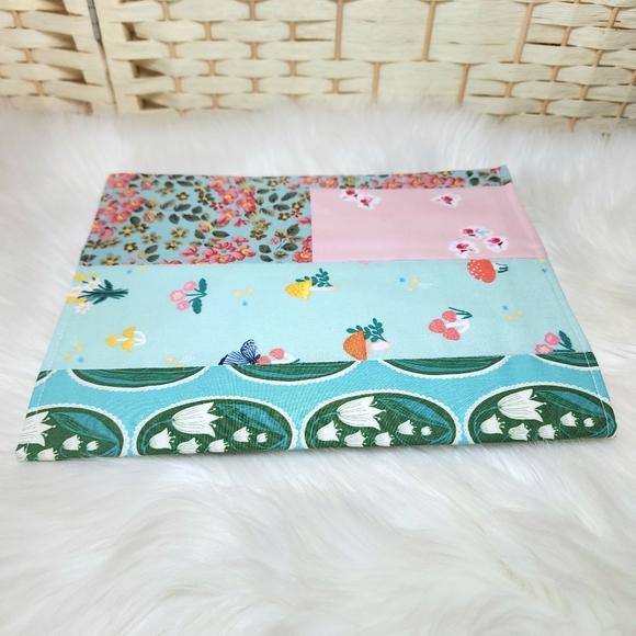 Handmade Quilted Floral Notebook Cover With Pen Pocket Pen Not Included - Picture 5 of 5